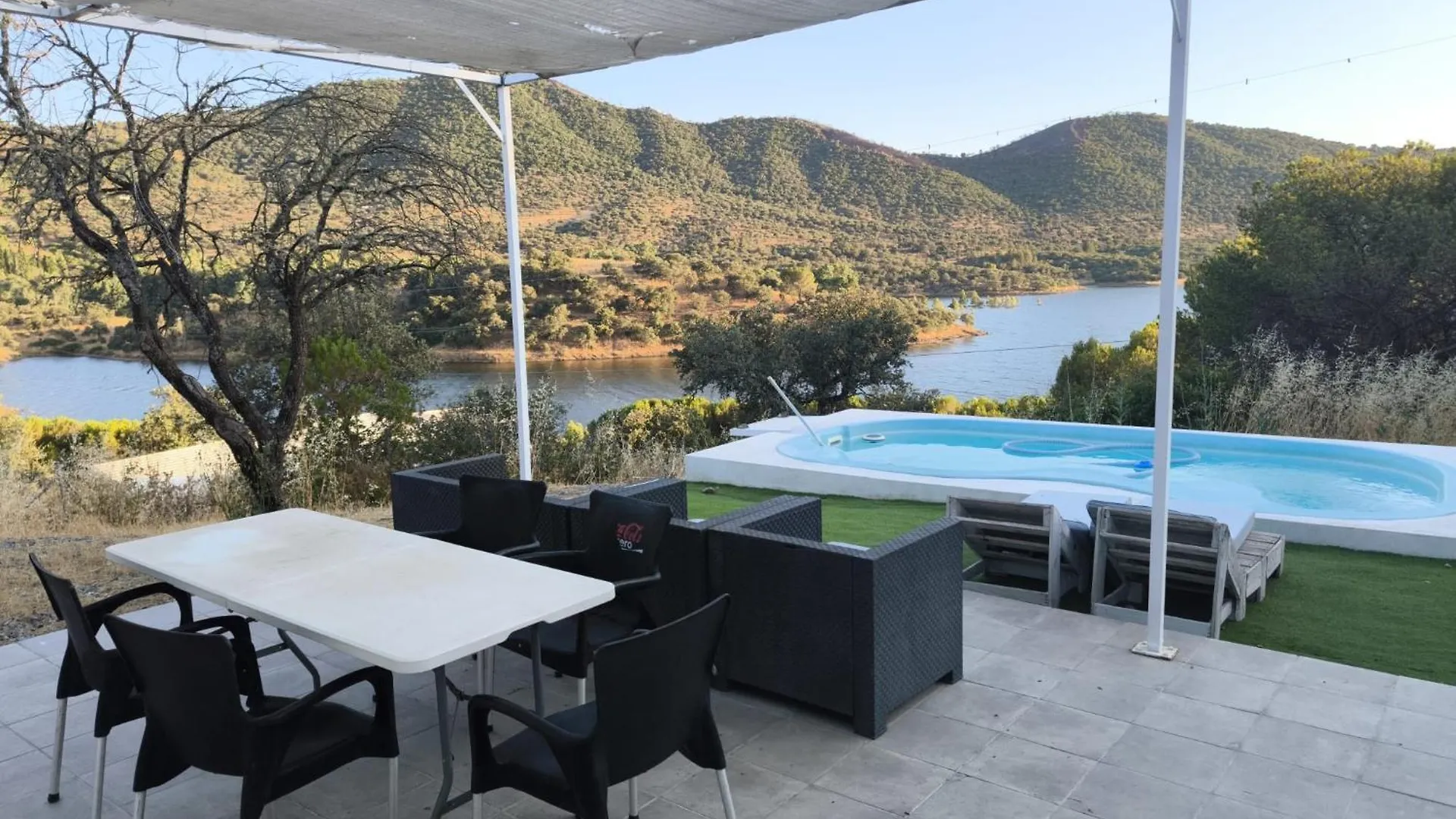 Casa en el lago.unmillondeestrellas Villaharta Сasa de vacaciones